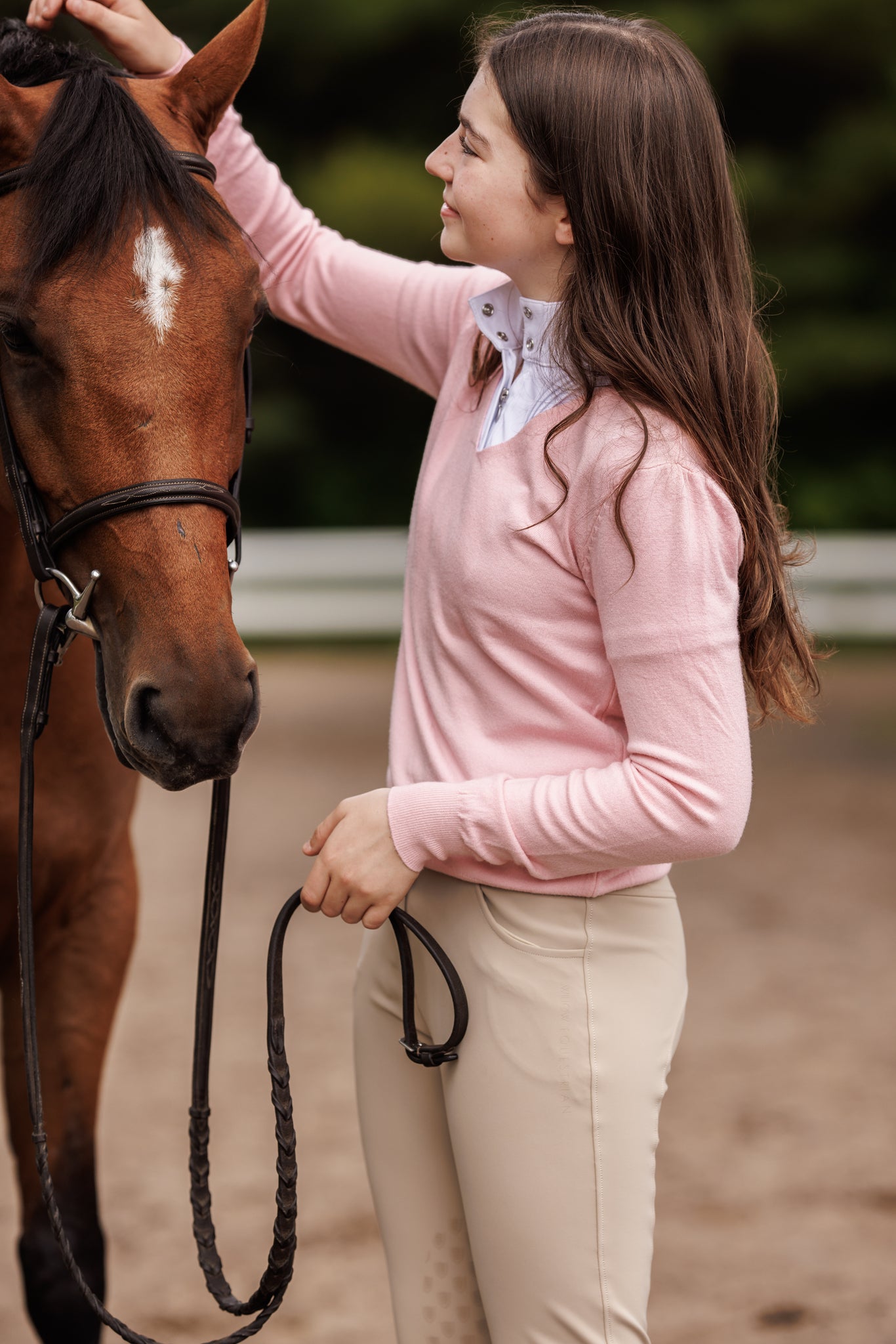 Willow Equestrian V Neck Sweater Pink
